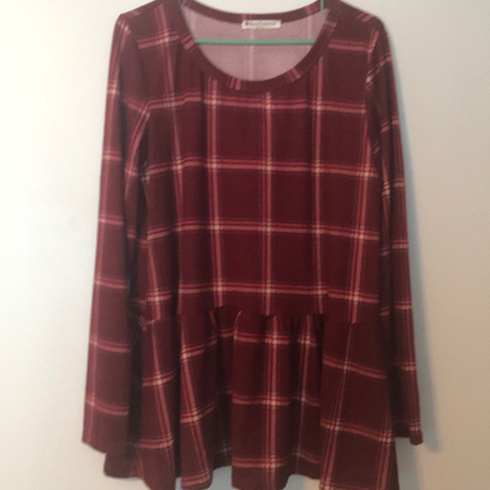 Ladies size XL peplum style top